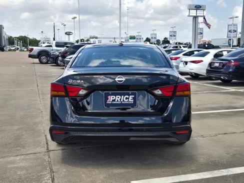 Used 2025 Nissan Altima 2.5 SV image 6