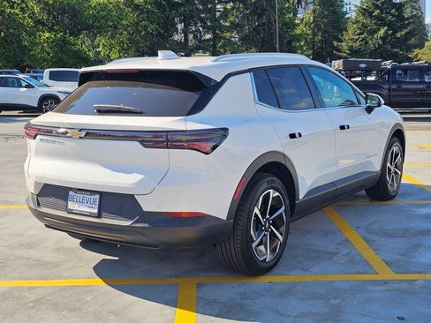 New 2026 Chevrolet Equinox EV LT AWD/4WD image 5