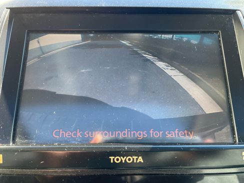 Used 2011 Toyota Sequoia Platinum image 36