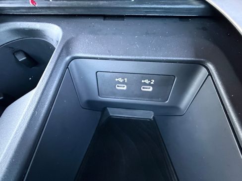 Used 2025 Nissan Armada SV image 31