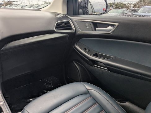 Used 2024 Ford Edge SEL w/ Sport Appearance Package image 18