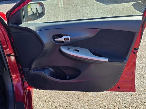 Used 2012 Toyota Corolla S image 11