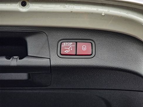 New 2025 Mercedes-Benz GLA 250 4MATIC image 34