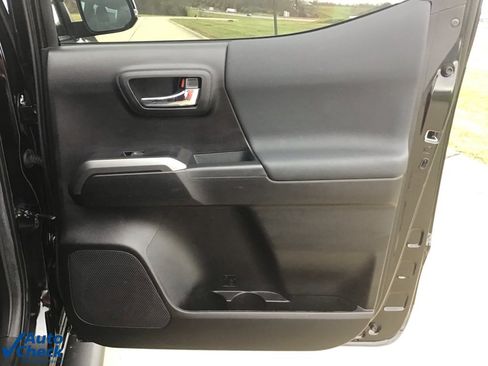 Used 2023 Toyota Tacoma TRD Off-Road image 13