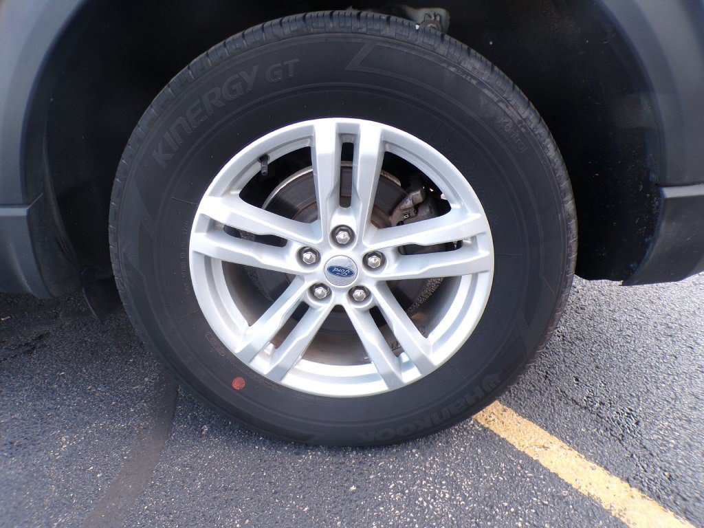 Used 2021 Ford Explorer XLT w/ Equipment Group 202A AWD/4WD image 30