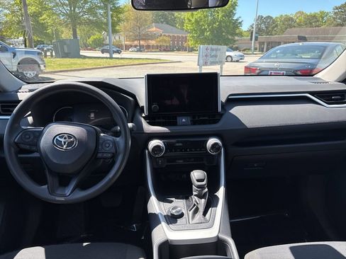 Used 2025 Toyota RAV4 LE AWD/4WD image 10