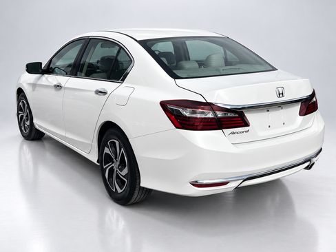 Used 2016 Honda Accord LX image 9