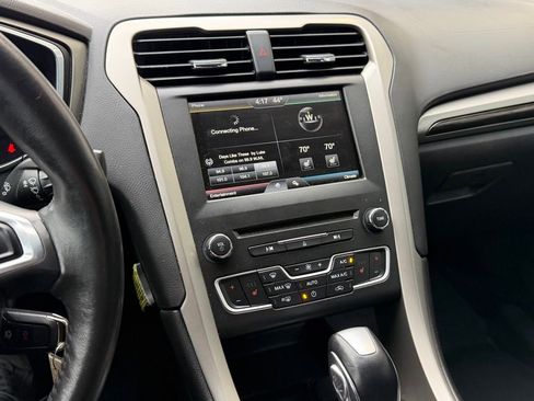 Used 2016 Ford Fusion SE w/ Equipment Group 202A image 9