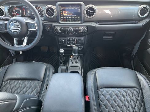 Used 2023 Jeep Wrangler Unlimited Sahara w/ LED Lighting Group AWD/4WD image 13
