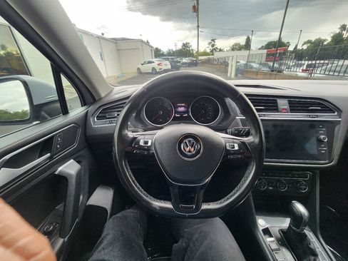 Used 2018 Volkswagen Tiguan SE AWD/4WD image 22