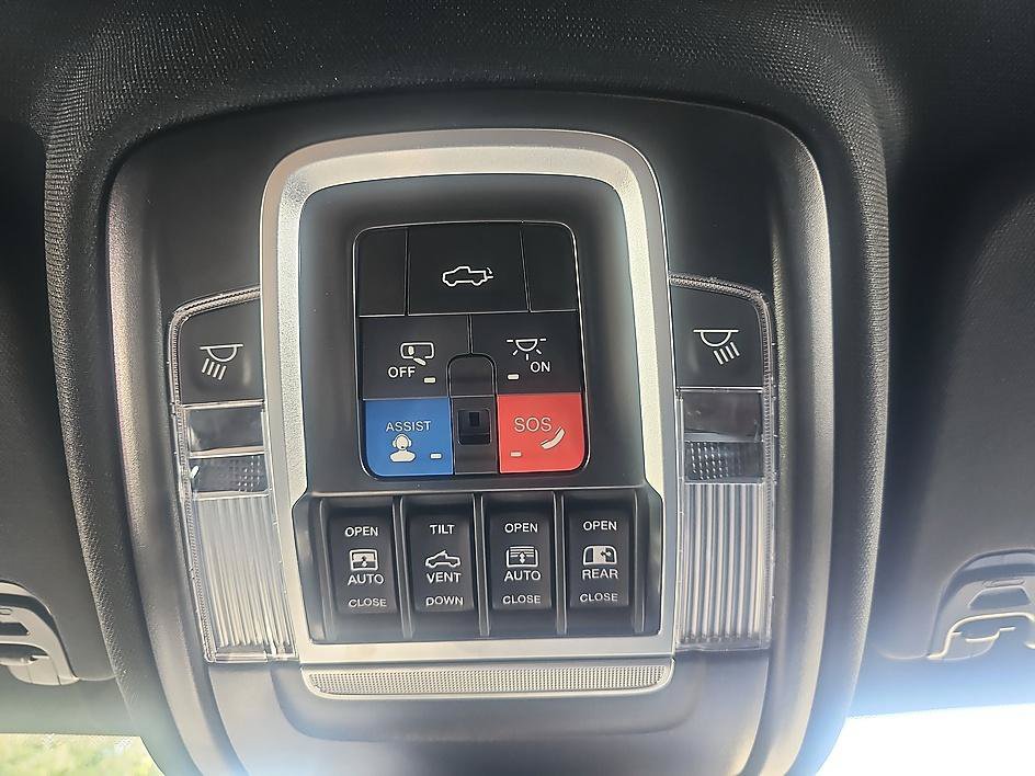 Used 2024 RAM 1500 Laramie AWD/4WD image 29