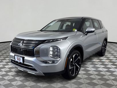 Used 2023 Mitsubishi Outlander SE