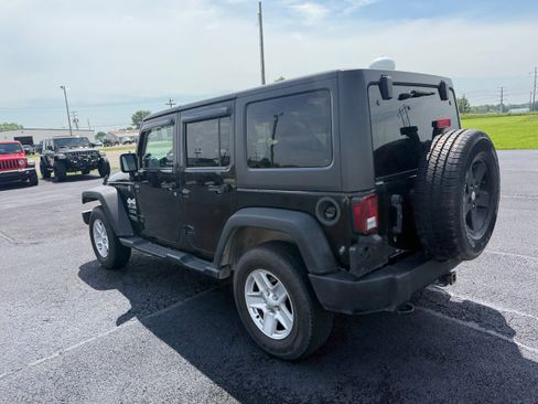 Used 2013 Jeep Wrangler Unlimited Sport w/ Dual Top Group AWD/4WD image 5