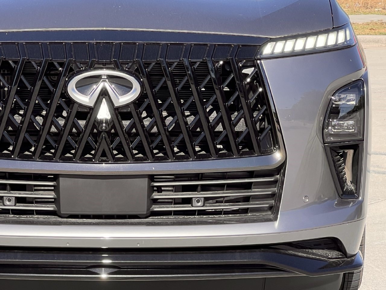 New 2027 INFINITI QX80 Luxe AWD/4WD image 8