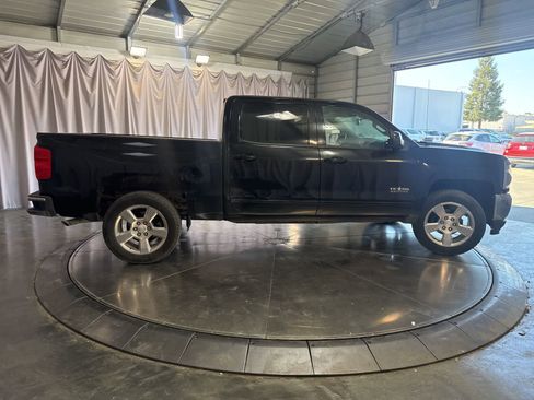 Used 2018 Chevrolet Silverado 1500 LT w/ Texas Edition image 4