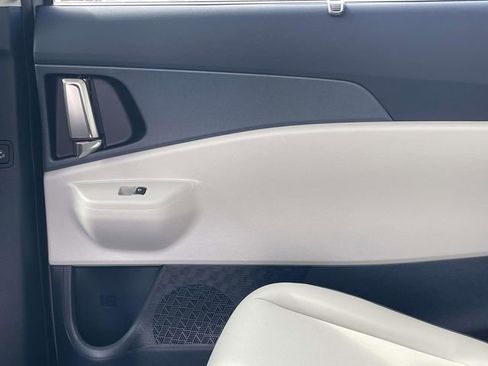 New 2026 Kia Carnival EX FWD image 25
