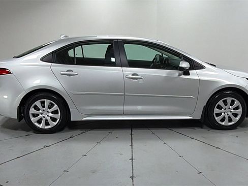 Certified 2025 Toyota Corolla LE image 6