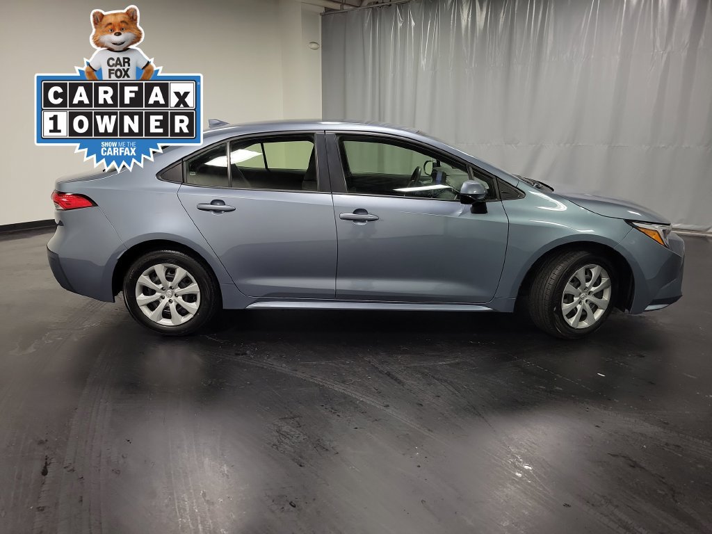 Used 2025 Toyota Corolla LE FWD image 9