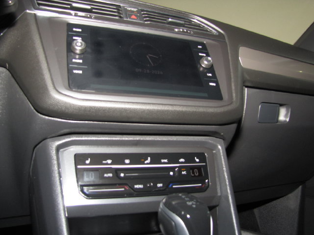Used 2023 Volkswagen Tiguan SE R-Line FWD image 30