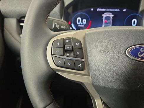 Used 2026 Ford Explorer Active RWD image 18