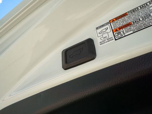 Used 2017 Toyota RAV4 Limited image 32