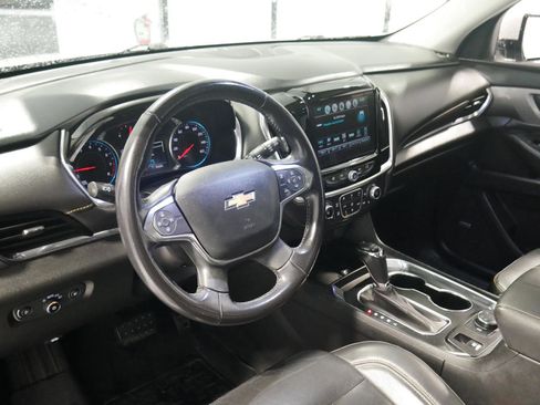 Used 2019 Chevrolet Traverse RS image 9