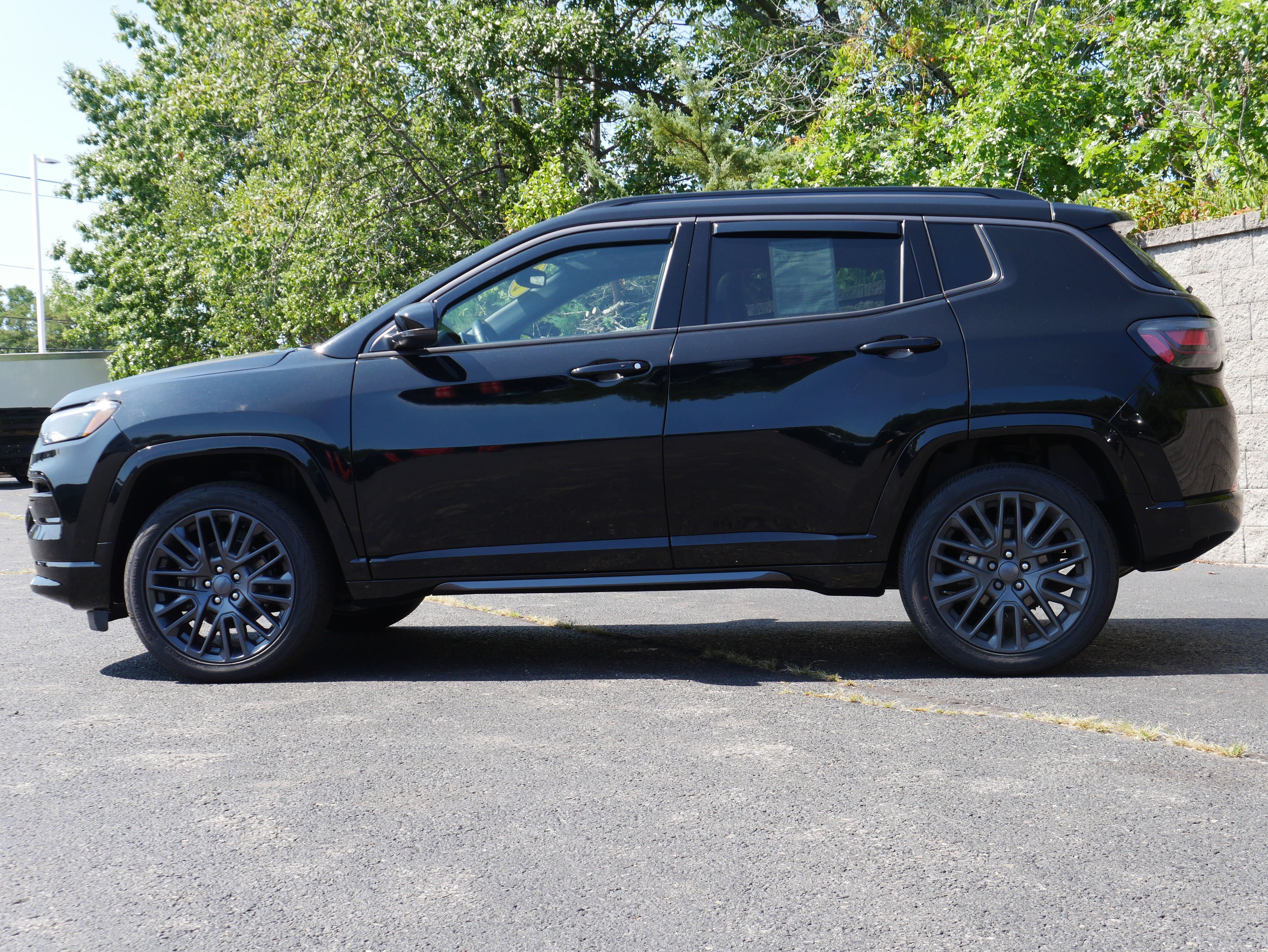 Used 2022 Jeep Compass High Altitude AWD/4WD image 3