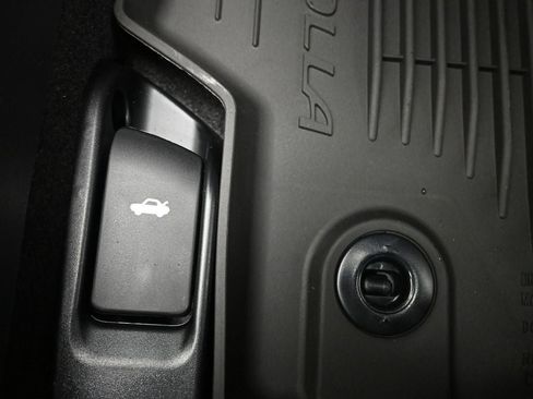 New 2026 Toyota Corolla SE w/ SE Premium Package image 21