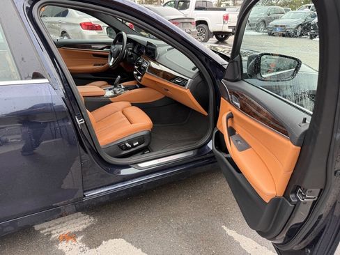 Used 2017 BMW 530i xDrive image 12