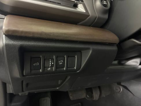 Certified 2025 Subaru Outback Onyx Edition w/ Tech Package 2 AWD/4WD image 21