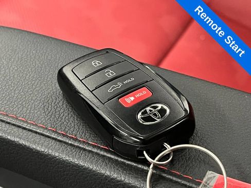 Used 2025 Toyota Tundra Limited AWD/4WD image 2