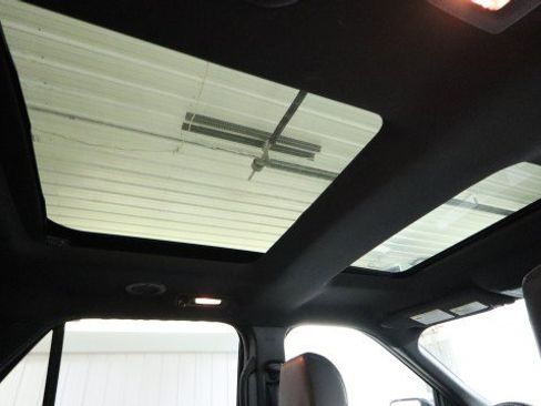 Used 2017 Ford Explorer XLT w/ Equipment Group 202A image 13