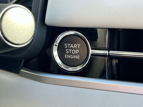 New 2026 Mitsubishi Outlander SE image 28