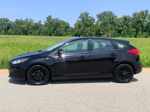 Used 2017 Ford Focus SE FWD image 11