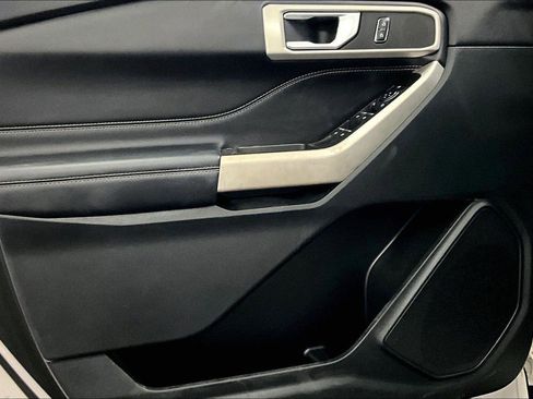 Used 2022 Ford Explorer XLT w/ Equipment Group 202A image 22