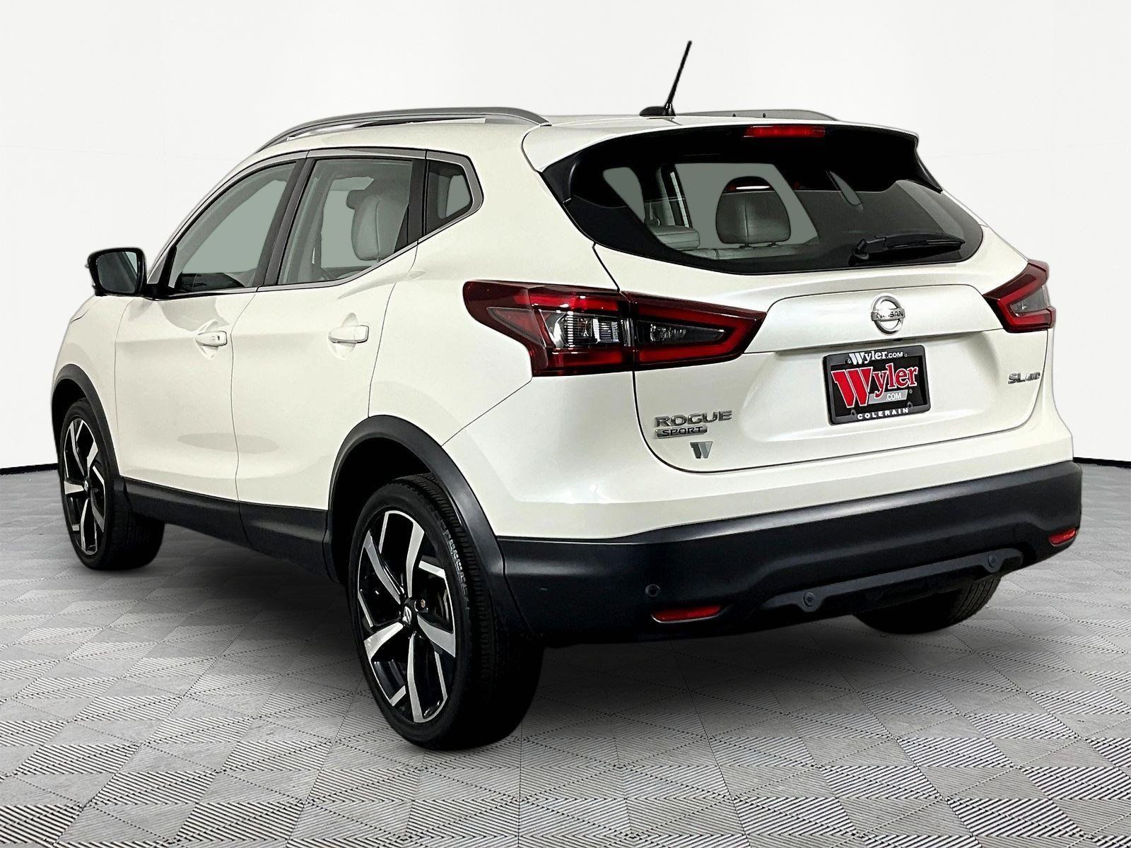 Certified 2022 Nissan Rogue Sport SL w/ Premium Package AWD/4WD image 4