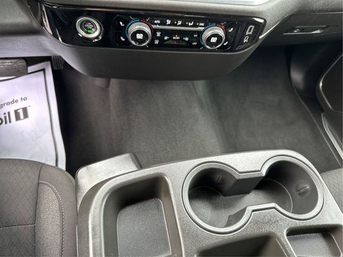 Used 2022 Chevrolet Silverado 1500 LT AWD/4WD image 16