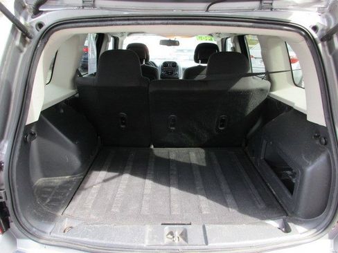 Used 2015 Jeep Patriot Latitude image 27