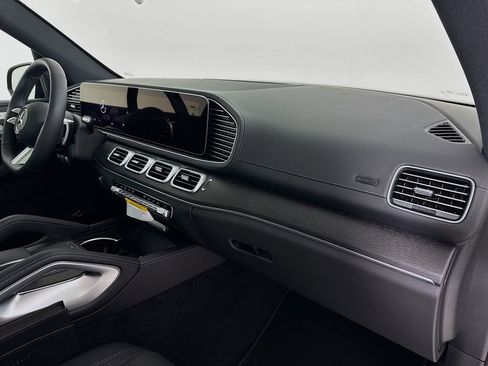 New 2026 Mercedes-Benz GLS 450 4MATIC image 33