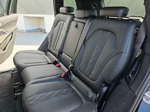 New 2026 BMW X7 M60i image 16