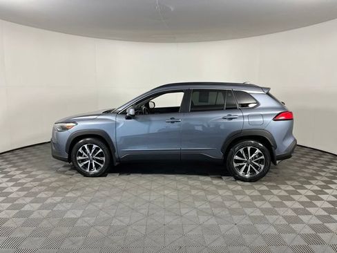 Used 2024 Toyota Corolla Cross XLE w/ Convenience Package AWD/4WD image 4