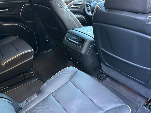 Used 2023 Cadillac Escalade Premium Luxury image 16