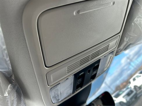 New 2026 Honda Odyssey Touring image 21