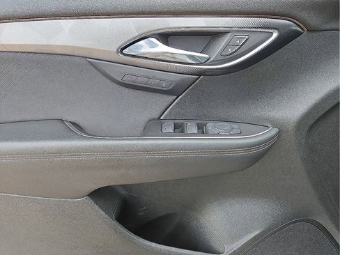 Used 2025 Buick Envision Sport Touring image 21