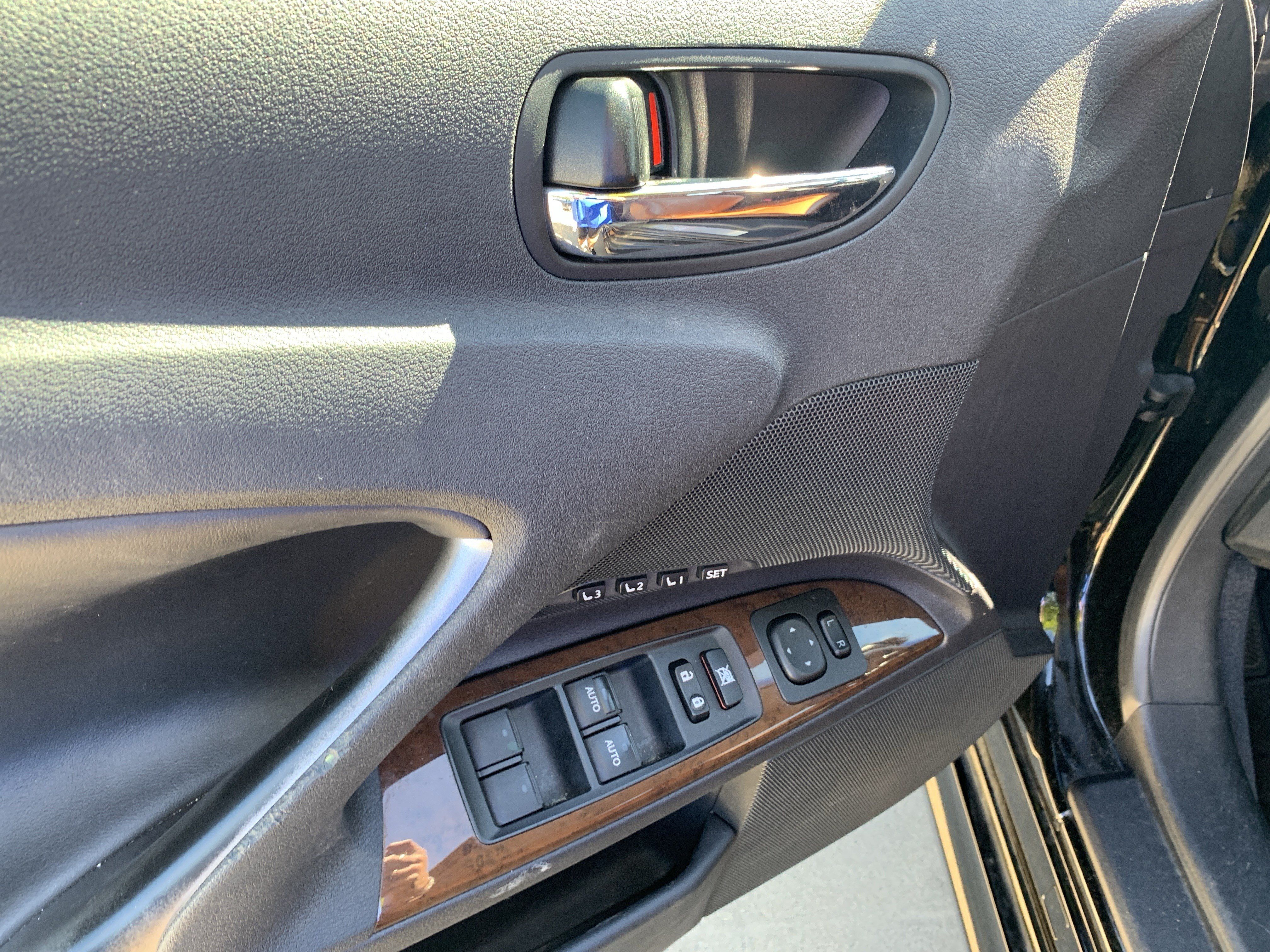 Used 2012 Lexus IS 250C w/ Luxury Pkg RWD image 15