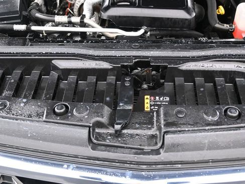 Used 2024 Chevrolet Silverado 1500 LT w/ Z71 Off-Road Package image 15