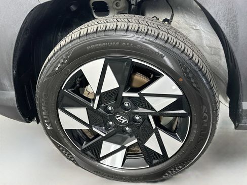 Used 2025 Hyundai Kona SEL AWD/4WD image 30