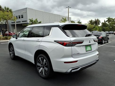 New 2026 Mitsubishi Outlander SEL FWD image 8