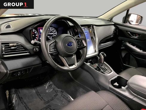 Used 2025 Subaru Outback Premium AWD/4WD image 17