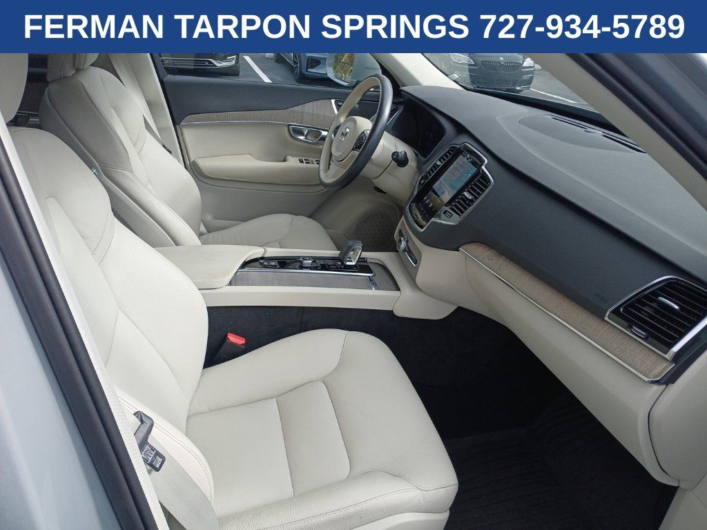 Used 2024 Volvo XC90 T8 Plus w/ Protection Package Premier AWD/4WD image 4